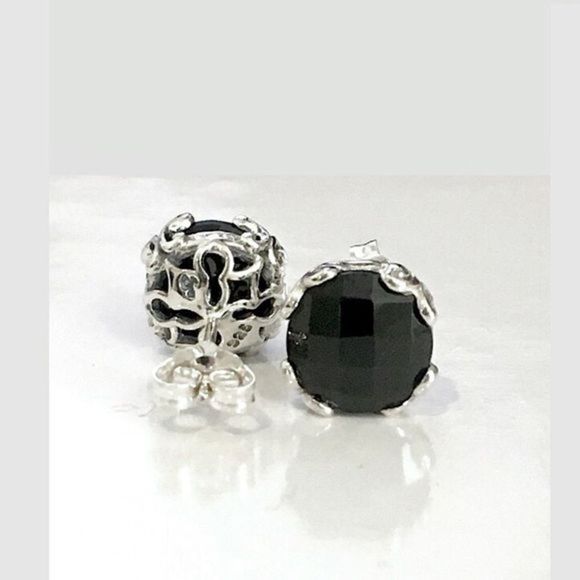 SAMULE B Sterling Silver Cushion Cut Black Spinel Faceted Earrings - Picture 5 of 15